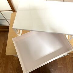 引出し付きラックの画像