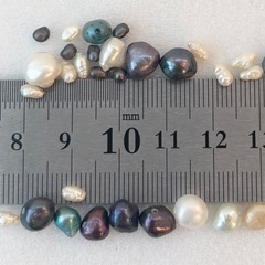 淡水パールまとめ売り　30粒　両穴　マルチカラー　淡水パールバロックの画像