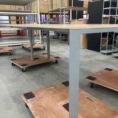 【来店歓迎 】【OF-85】美品 W3600 フリーアドレスデスク ミーティングテーブル 会議テーブル 働き方改革 オペレーション ナチュラル　検)事務机 オフィス チェア　会議 椅子　ロッカー　ミーティングテーブル　応接ソファ 店舗 事務所 什器　書庫 本棚 ラック デスク スチール 美品多数 格安 【中古オフィス家具】の画像