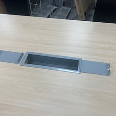 【来店歓迎 】【OF-85】美品 W3600 フリーアドレスデスク ミーティングテーブル 会議テーブル 働き方改革 オペレーション ナチュラル　検)事務机 オフィス チェア　会議 椅子　ロッカー　ミーティングテーブル　応接ソファ 店舗 事務所 什器　書庫 本棚 ラック デスク スチール 美品多数 格安 【中古オフィス家具】の画像