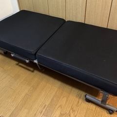 折りたたみベットの画像