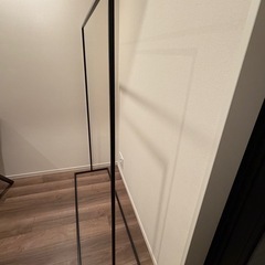 美品 ANADEMONO ハンガーラック  RAC-K0025-BK-M KANADEMONO ORIGINALS シンプル アイアン ハンガーラック W120の画像