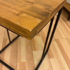 LOWYAサイドテーブルの画像