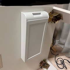 ホワイトローテーブルの画像