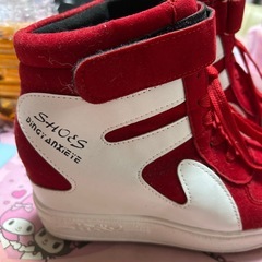 ハイ、カットスニーカーの画像