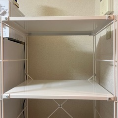 ホワイトのスチールラック(無印良品製品)の画像
