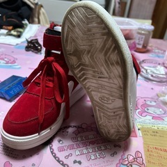 ハイ、カットスニーカーの画像