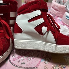 ハイ、カットスニーカーの画像