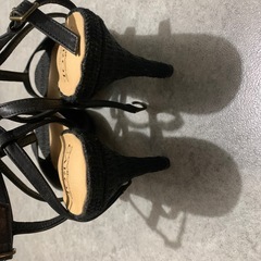 CAROL ヒール　25.5の画像