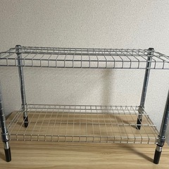2段のメタルラックの画像