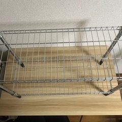 2段のメタルラックの画像