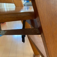 木製のベビーチェアの画像