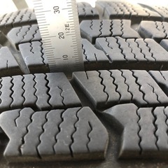 30プリウス スタッドレス　4本セット　195/65R15の画像