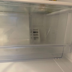 AQUA  冷蔵庫　ワインレッド系の画像