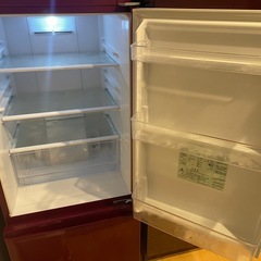 AQUA  冷蔵庫　ワインレッド系の画像