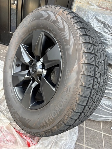 プラド スタッドレスタイヤホイール4本セット265/65R17