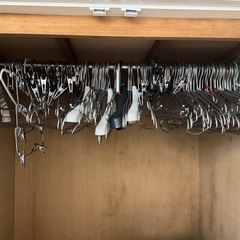 12／22夕方〜12/25取りに来ていただける方限定です‼️ハンガー各種の画像