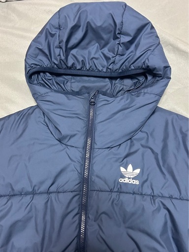 adidasオリジナルス　パデッドジャケット　ダウンジャンパー