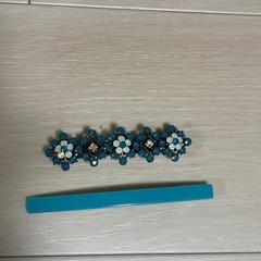 (クリスマスプレゼントに)ポーチ、ヘアクリップの画像