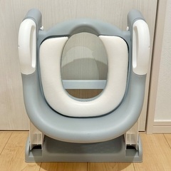 ベビー トイレトレーナー 補助便座 踏み台付き グレー 洗い替えクッション付 トイレトレーニング トイトレ おまるの画像