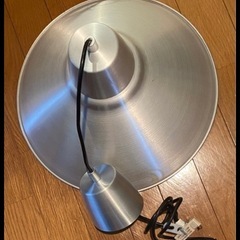 早い者勝ち　IKEA お洒落　照明　電球付　シルバーの画像