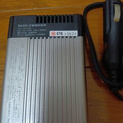 インバーター(入力：12V、出力：100V(最大100W)、USB Type A)の画像