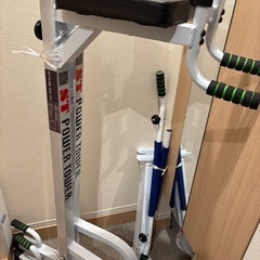 ぶら下がり健康器（懸垂マシン）の画像