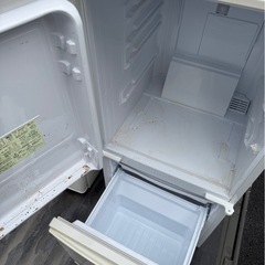 SHARP（シャープ）クリーニング済み(写真はクリーニング前)ノンフロン冷凍冷蔵庫中仕切り無しの為お値打ち‼️配送可能の画像