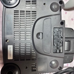 Nintendo64 本体、コントローラーの画像