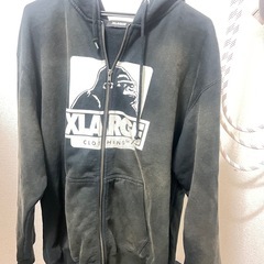 ラージ　パーカー　Lサイズの画像
