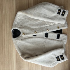 【ZARA】ファーコート XS　ボタン付きの画像