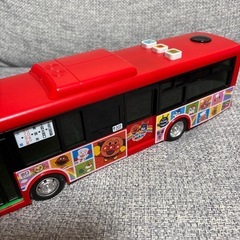 アンパンマンバスの画像