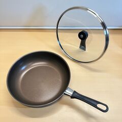 THERMOS（サーモス）デュラブルシリーズ 28cmフライパン・炒め鍋＋スタンド式ガラスフタ（ガス火専用）の画像