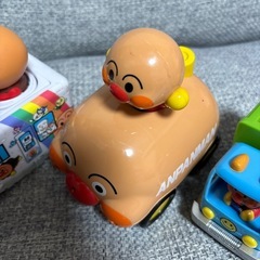 アンパンマン車色々の画像