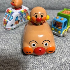 アンパンマン車色々の画像
