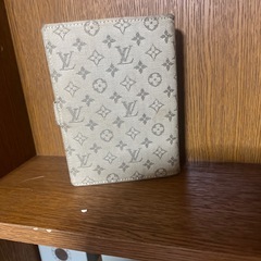LOUIS VUITTONルイヴィトン手帳カバーの画像