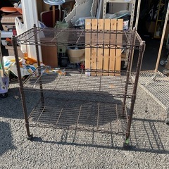 コロ付きスチール棚の画像