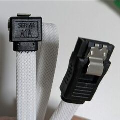 モドメッシュ 90℃ SATA 3 60cm  ケーブル コネクタ ライトアングルの画像