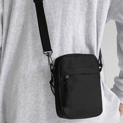 新品のブラック　　　ミニマリストbagの画像