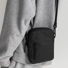 新品のブラック　　　ミニマリストbagの画像