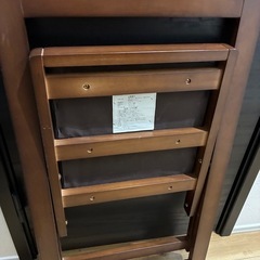 無料木製ダイニングチェア 1脚（ブラウン／クッション付き）無料の画像