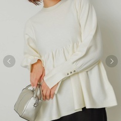 SENSE OF PLACE センスオブプレイスストレッチペプラムセーター白の画像