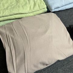 ダブルベッド用ボックスシーツ Hodo製 ポリエステル100％ シンプル ベージュカラー フィットシーツ 145×210×30cmの画像