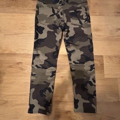 迷彩パンツ　スキニーの画像