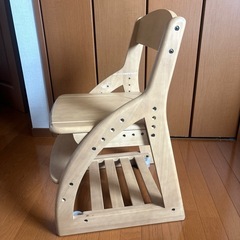 コイズミ　学習チェアの画像