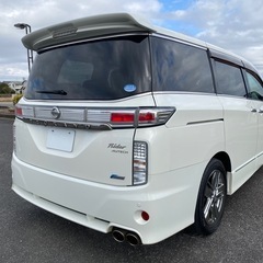 ライダー★黒革シート★フリップダウンモニター★アラウンドビューモニター★両側電動パワスラ★Bluetooth★大型リヤウィングスポイラーの画像