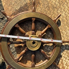 アンティーク舵輪の画像