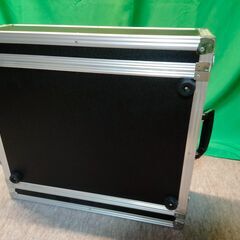 ３Ｕ　エフェクターラックケース　黒　取付ビス12本付　中古　送料が高いので取りにこれる方限定の画像