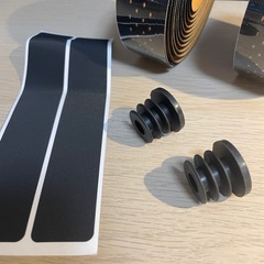 新品 自転車バーテープ  エンドキャップ付 の画像