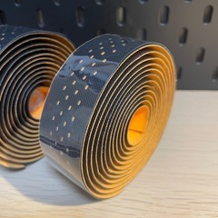 新品 自転車バーテープ  エンドキャップ付 の画像